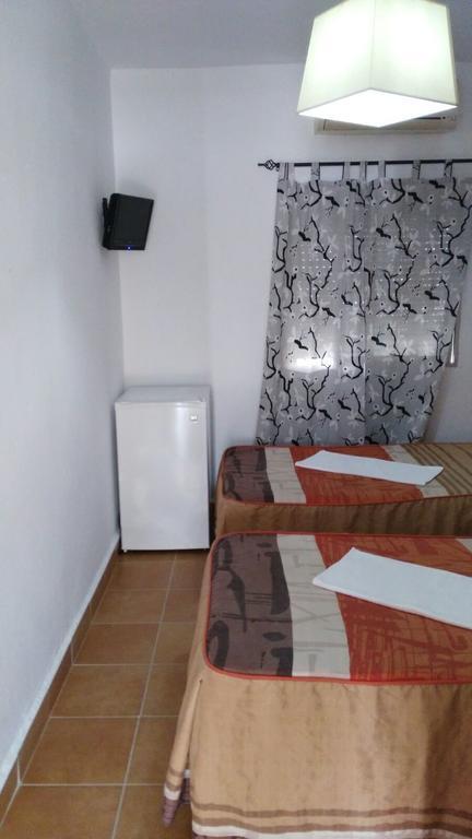 Hostal Las Parcelas Коніль-де-ла-Фронтера Екстер'єр фото